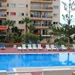 Cris Sol Poolside لوس كريستيانوس