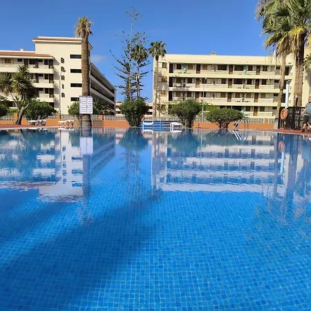 Cris Sol Poolside * Los Cristianos (Tenerife)