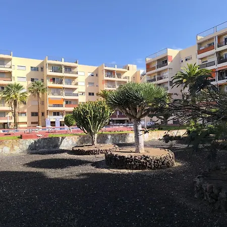 Cris Sol Poolside * Los Cristianos (Tenerife)